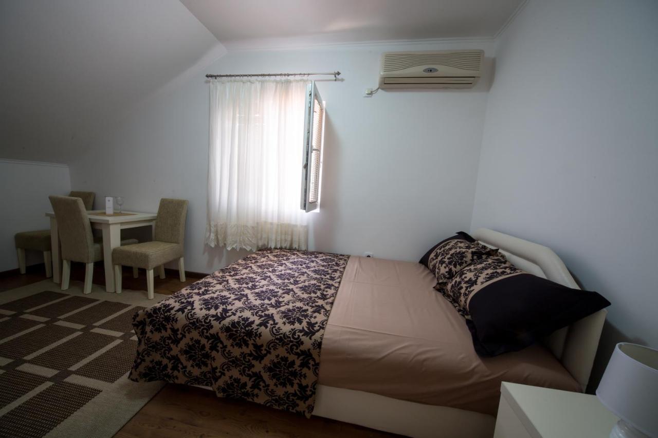 Apartments Pavicevic Tivat Exterior foto